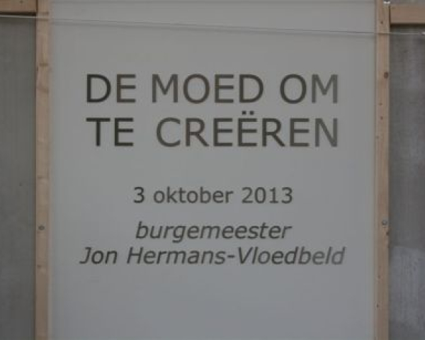 eerste%20steen%20tekst.jpg